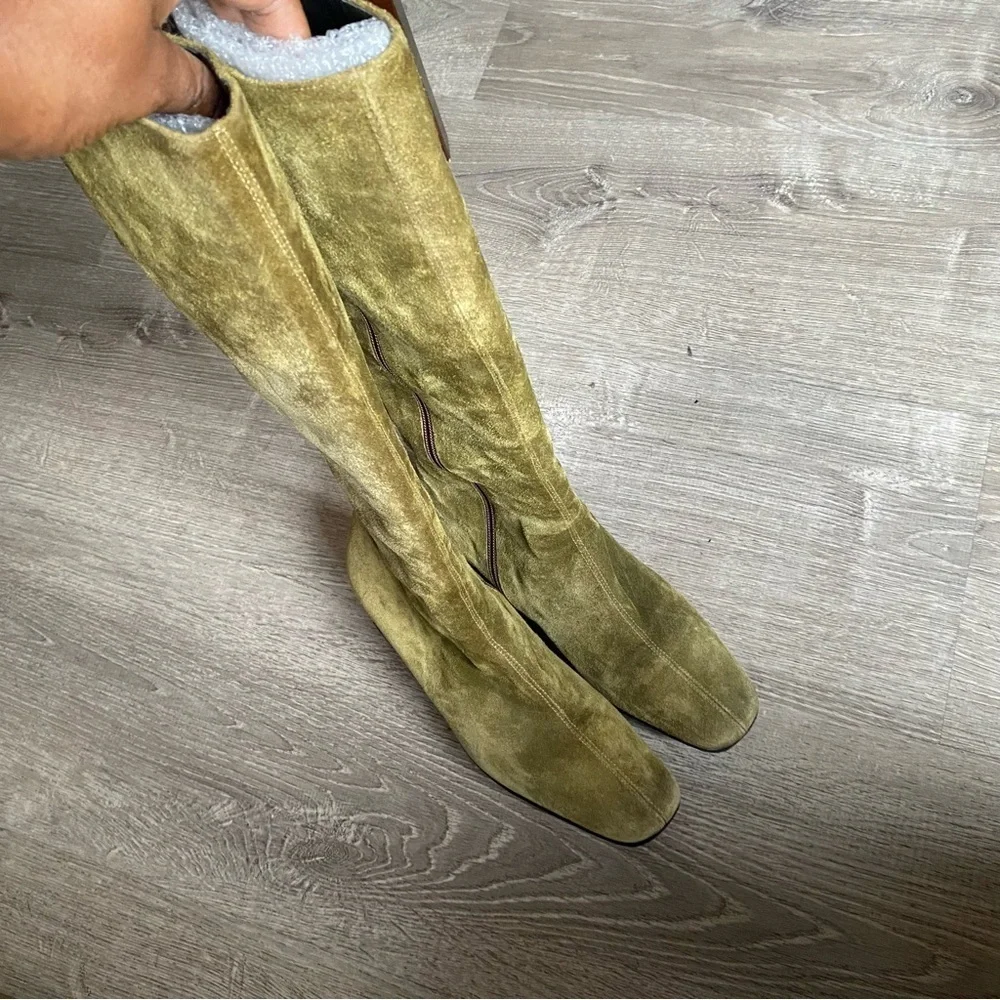 VINTAGE DKNY GREEN SEUDE LEATHER HIGH BOOTS
